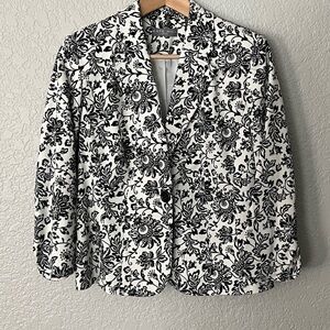 Kate Hill Black and White Floral Blazer size 10P 10 Petite